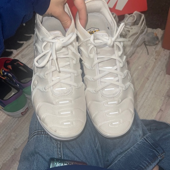 air vapormax plus - Picture 2 of 4